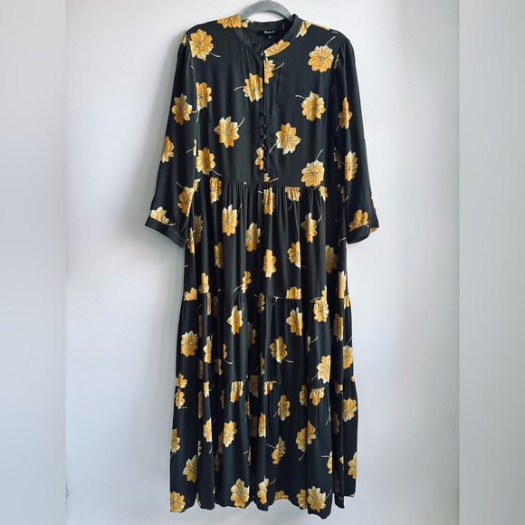 Madewell Button-Front Tier Dress in Fall Flowers
Effie Floral Dried Olive Small - Picture 14 of 17